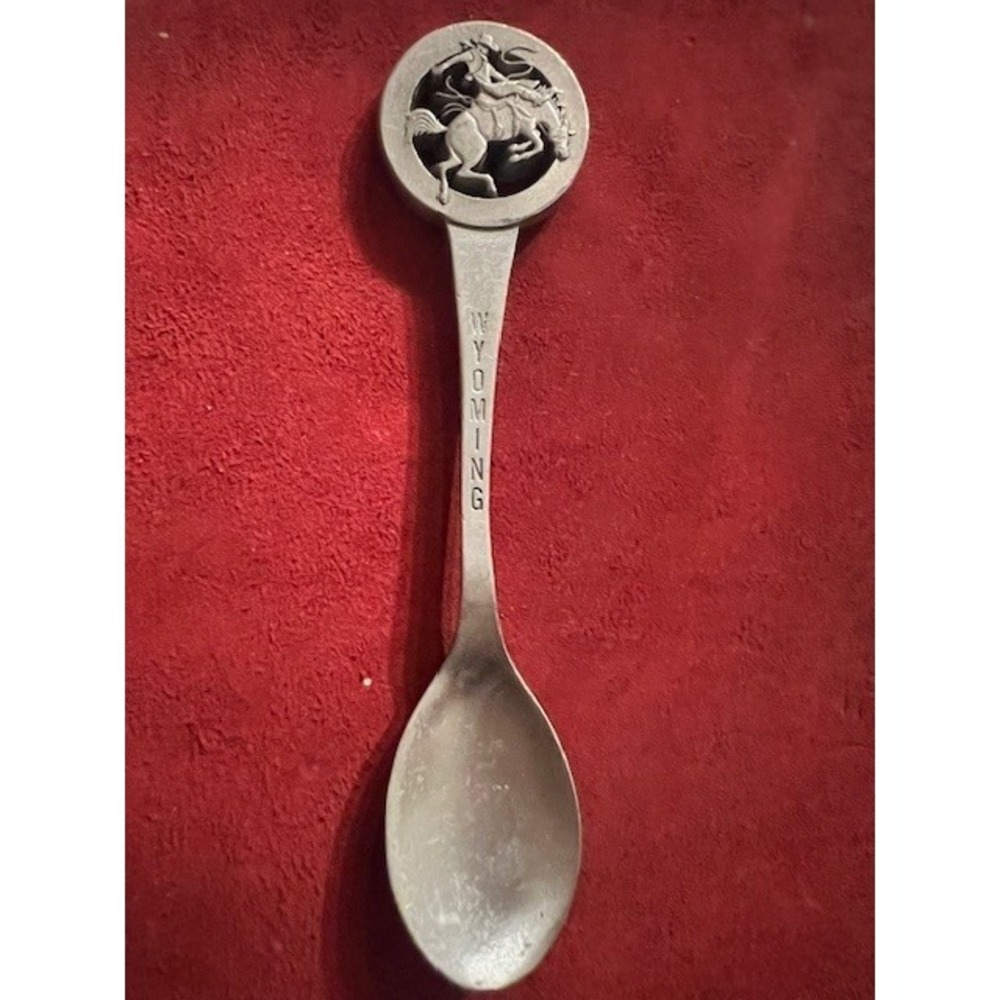 Collectible State Spoons - Picture 15 of 16